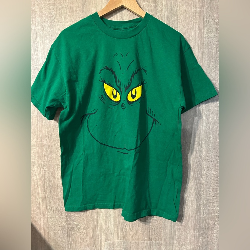 Grinch T-Shirt Size Large Holiday/Party